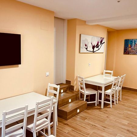 Apartamentos San Nicolas 로그로노 외부 사진