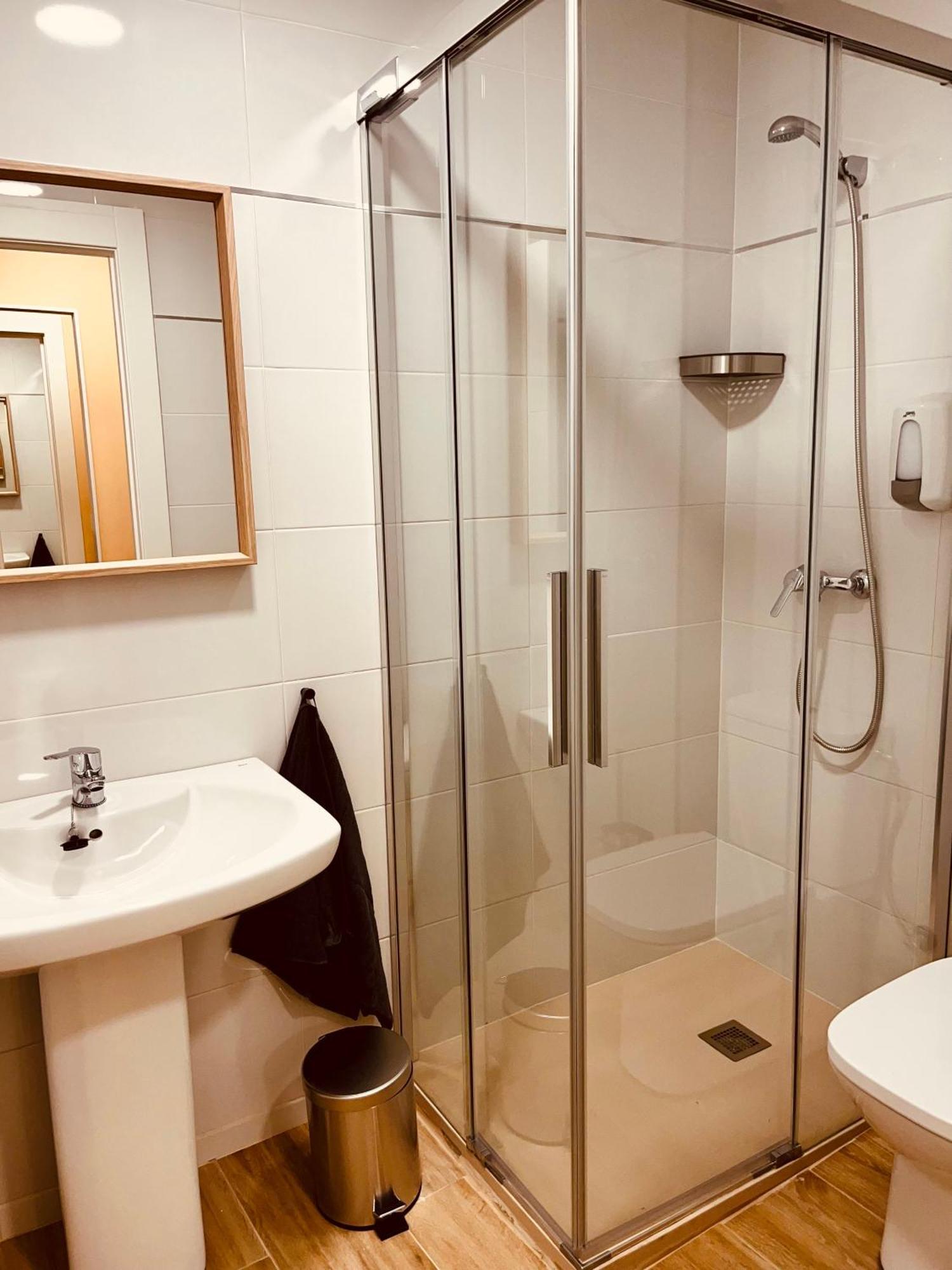 Apartamentos San Nicolas 로그로노 외부 사진