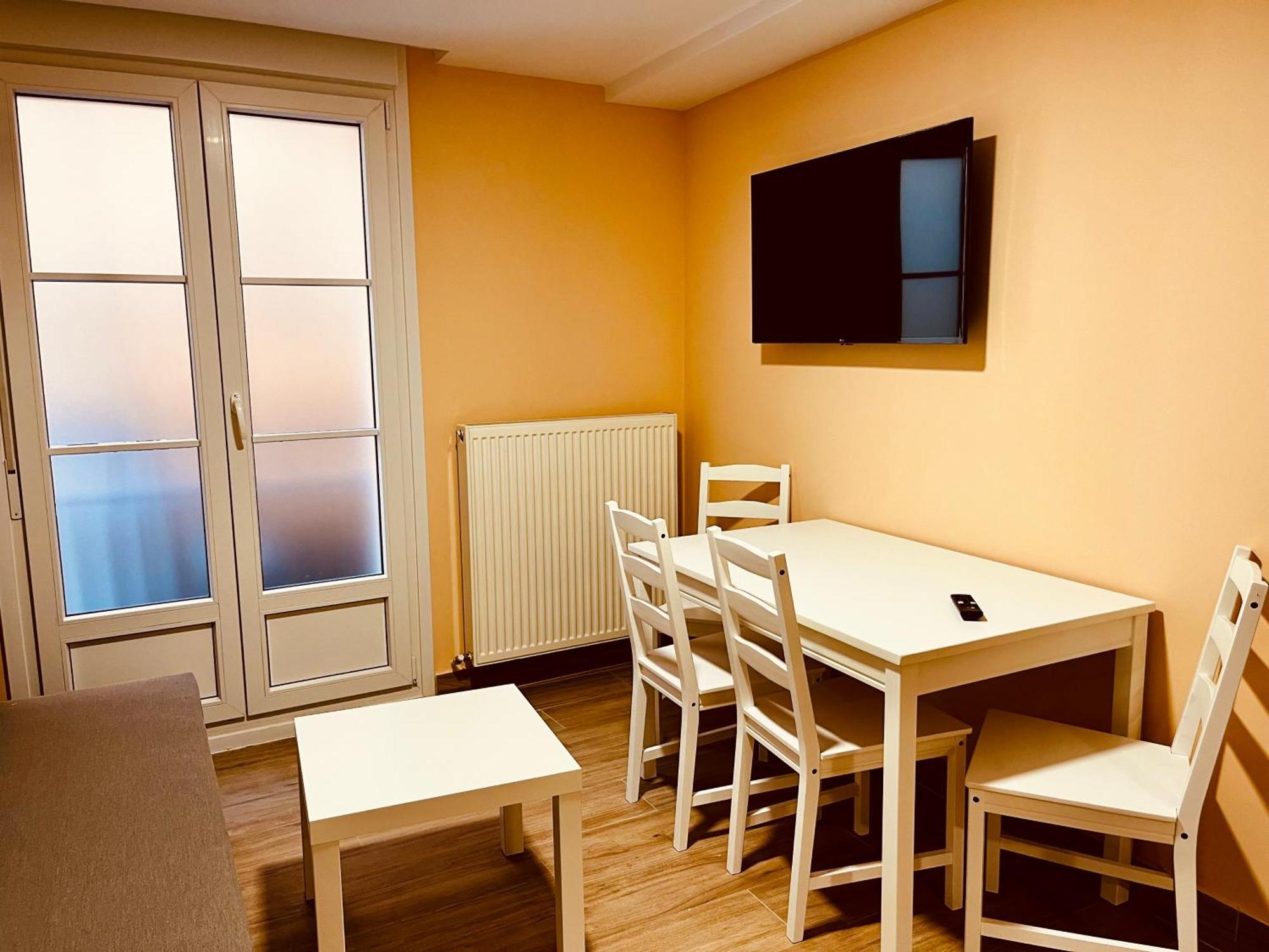 Apartamentos San Nicolas 로그로노 외부 사진
