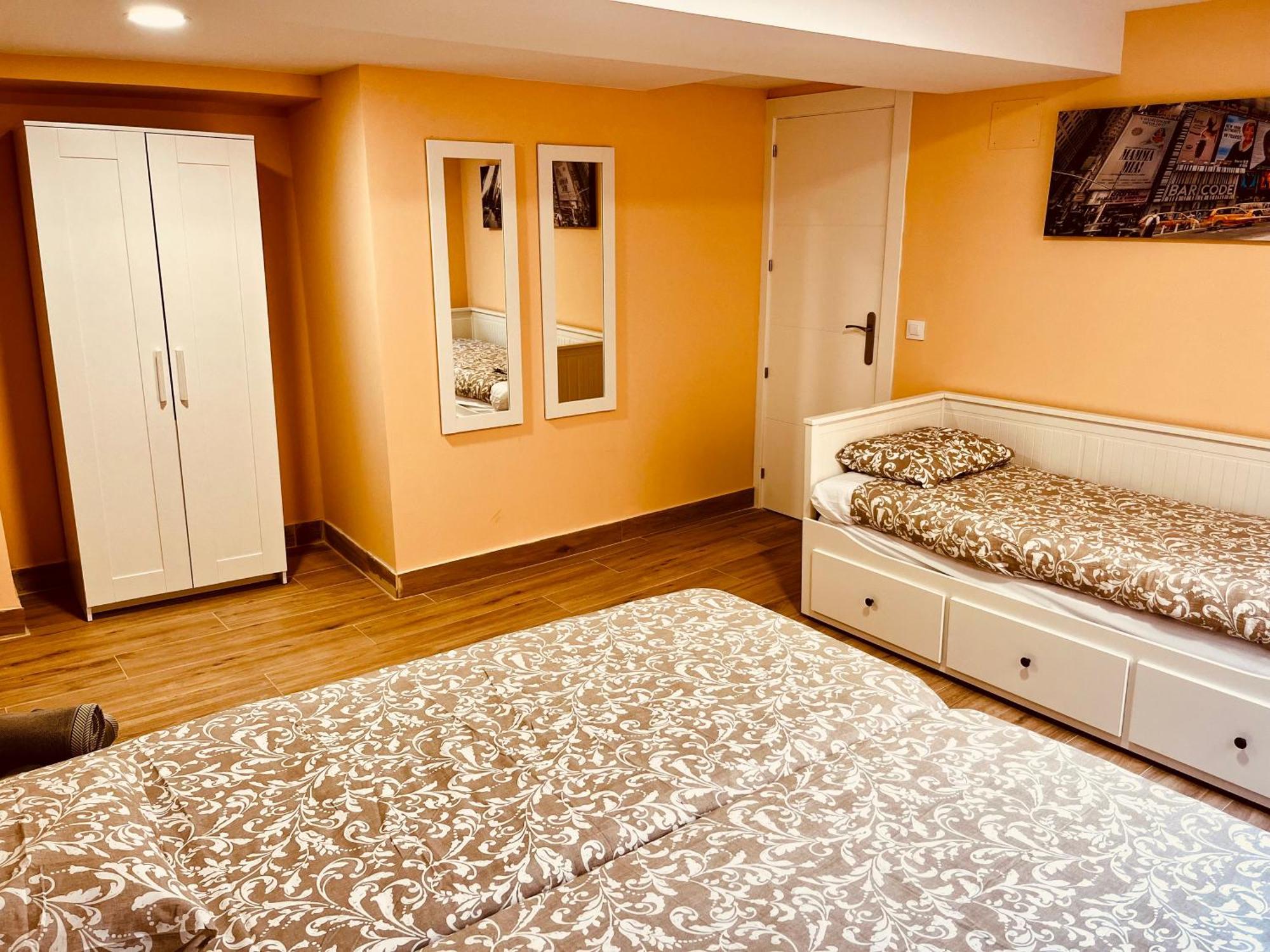 Apartamentos San Nicolas 로그로노 외부 사진